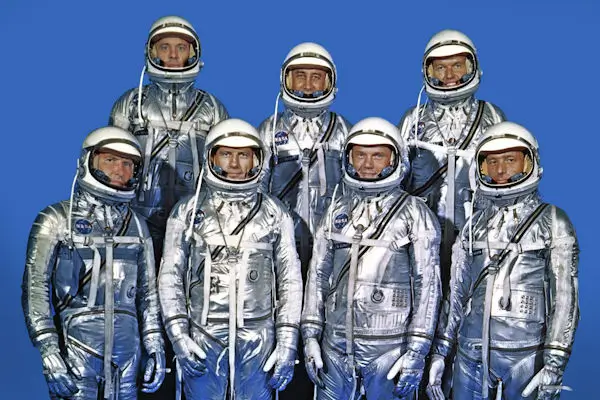 Pioneiros nas Estrelas: A Seleção dos Astronautas do Projeto Mercury